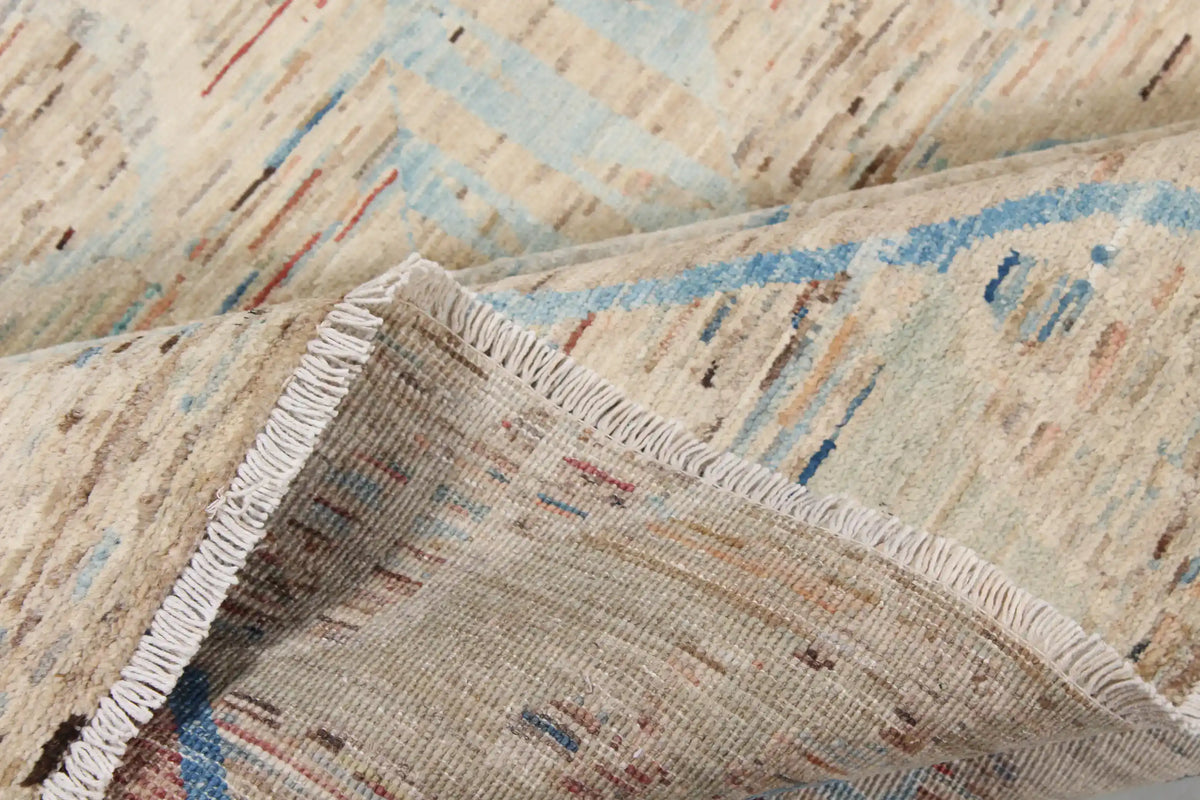 Heller Orientteppich mit großen Rauten in Beige und Blau, 295 × 243 cm – Ansicht 9 des handgeknüpften Wollteppichs