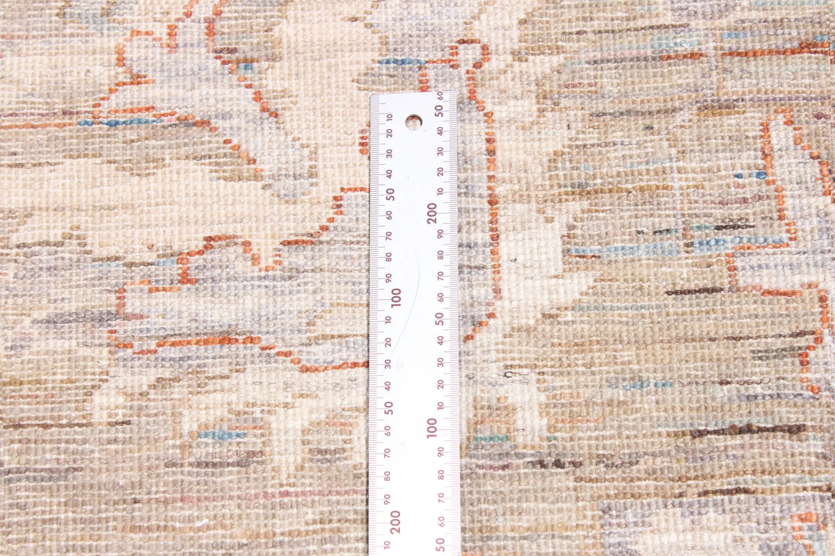 Cremefarbener Orientteppich mit feinen blauen Ornamenten, 390 × 297 cm – Ansicht 9 des handgeknüpften Wollteppichs