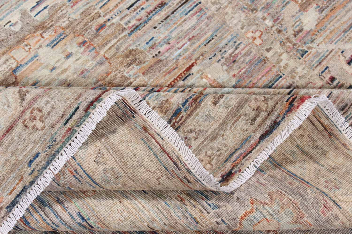 Floraler Orientteppich mit cremefarbenen Blüten auf Taupe, 359 × 266 cm – weitere Ansicht 9