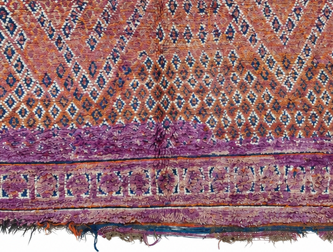 Vintage Berberteppich Ocker-Lila mit feinem Rautennetz, 255 × 177 cm, MF-051 – Detailausschnitt von Kante und Fransen