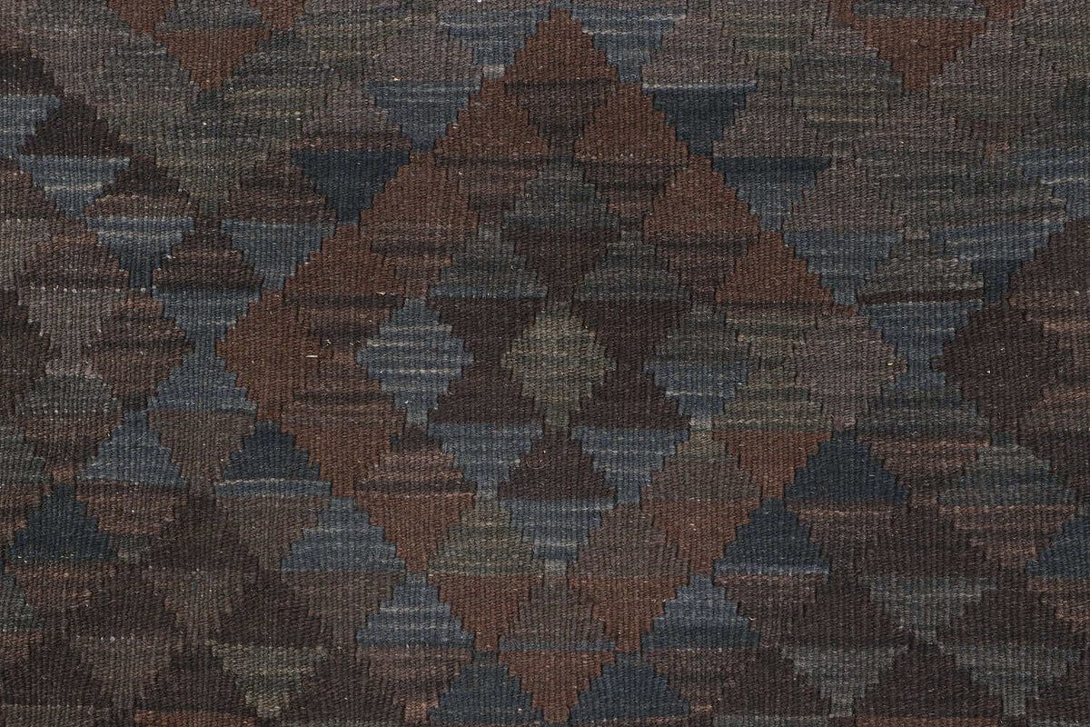 Dark Small Diamond Kilim Rug, 203 × 153 cm — view 5