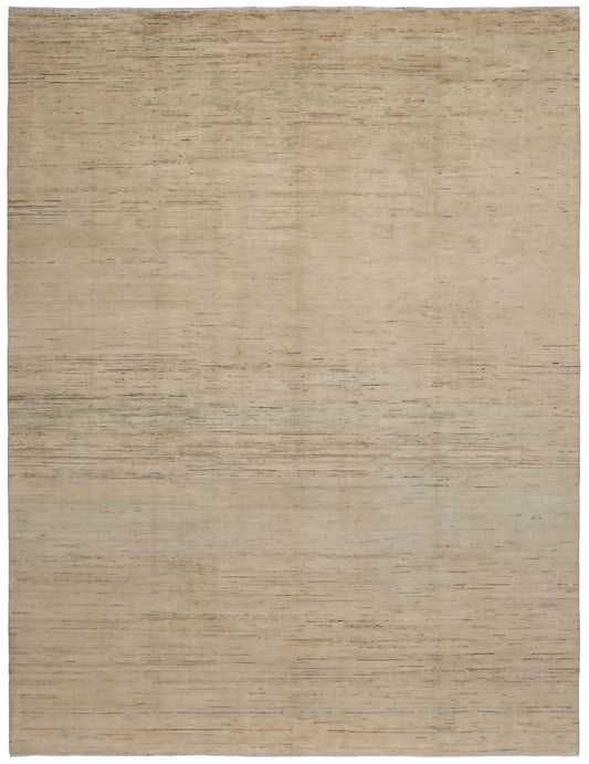 Heller Wollteppich mit cremefarbener Melierung, 386 × 298 cm – Gesamtansicht