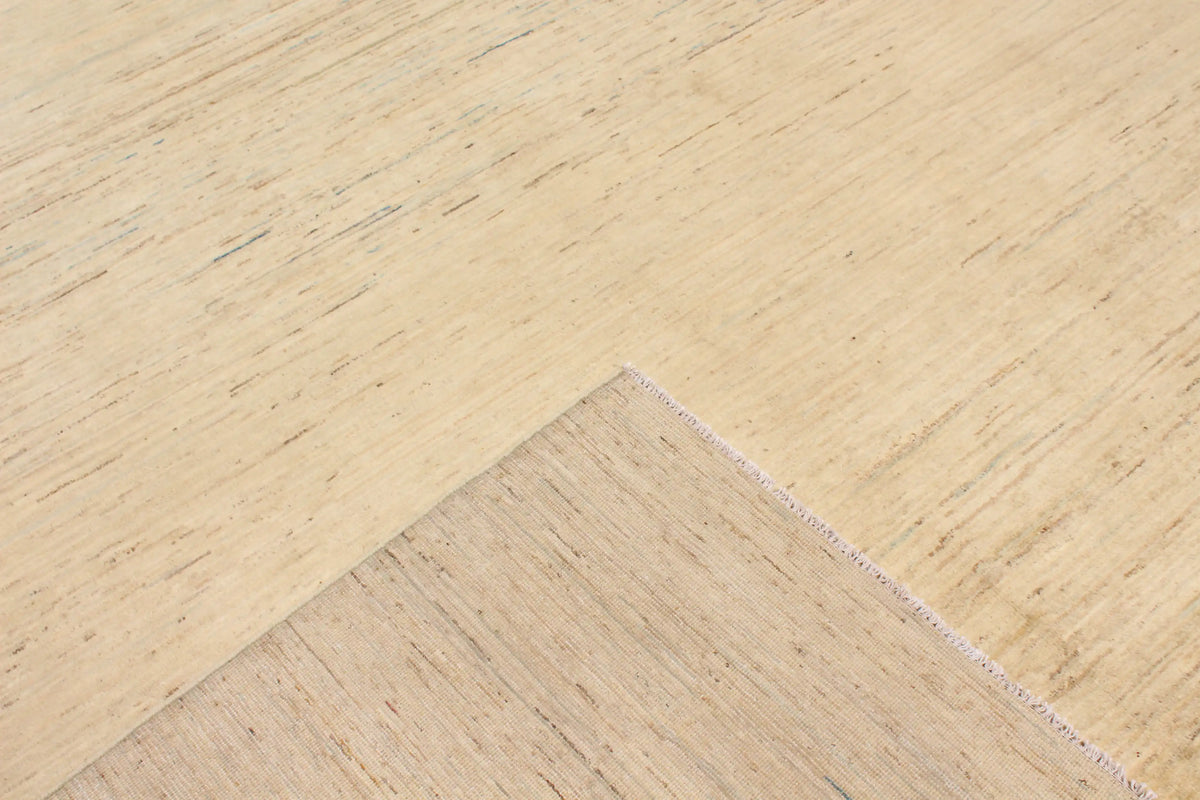 Heller Wollteppich mit cremefarbener Melierung, 386 × 298 cm – Ansicht 4 des handgeknüpften Wollteppichs