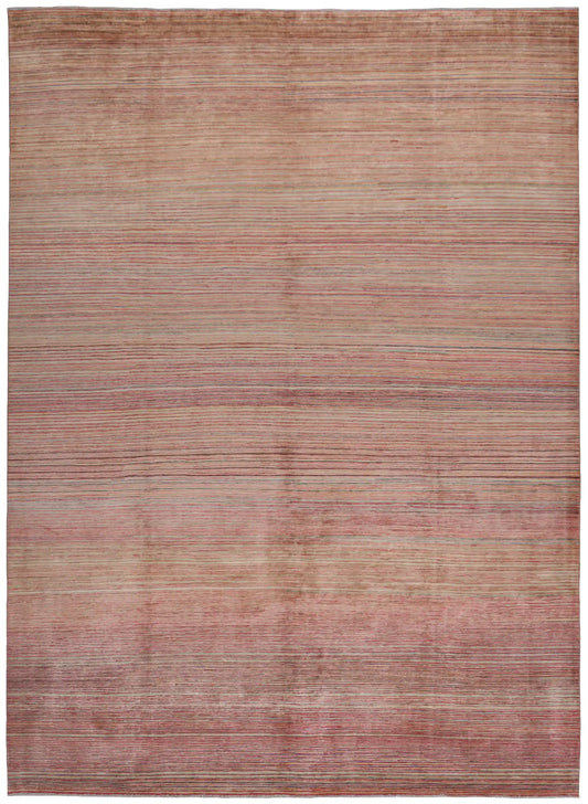 Wollteppich mit feinen Streifen in Rosa und Beige, 409 × 305 cm – Gesamtansicht