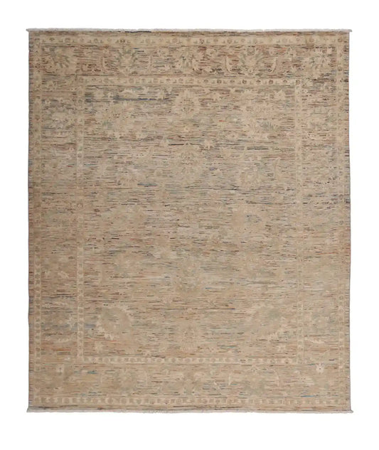 Taupefarbener Orientteppich mit floraler Bordüre, 294 × 254 cm – Gesamtansicht