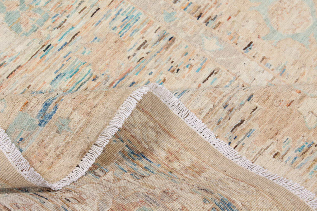 Heller Wollteppich mit pastellblauen Blattornamenten, 301 × 246 cm – weitere Ansicht 4
