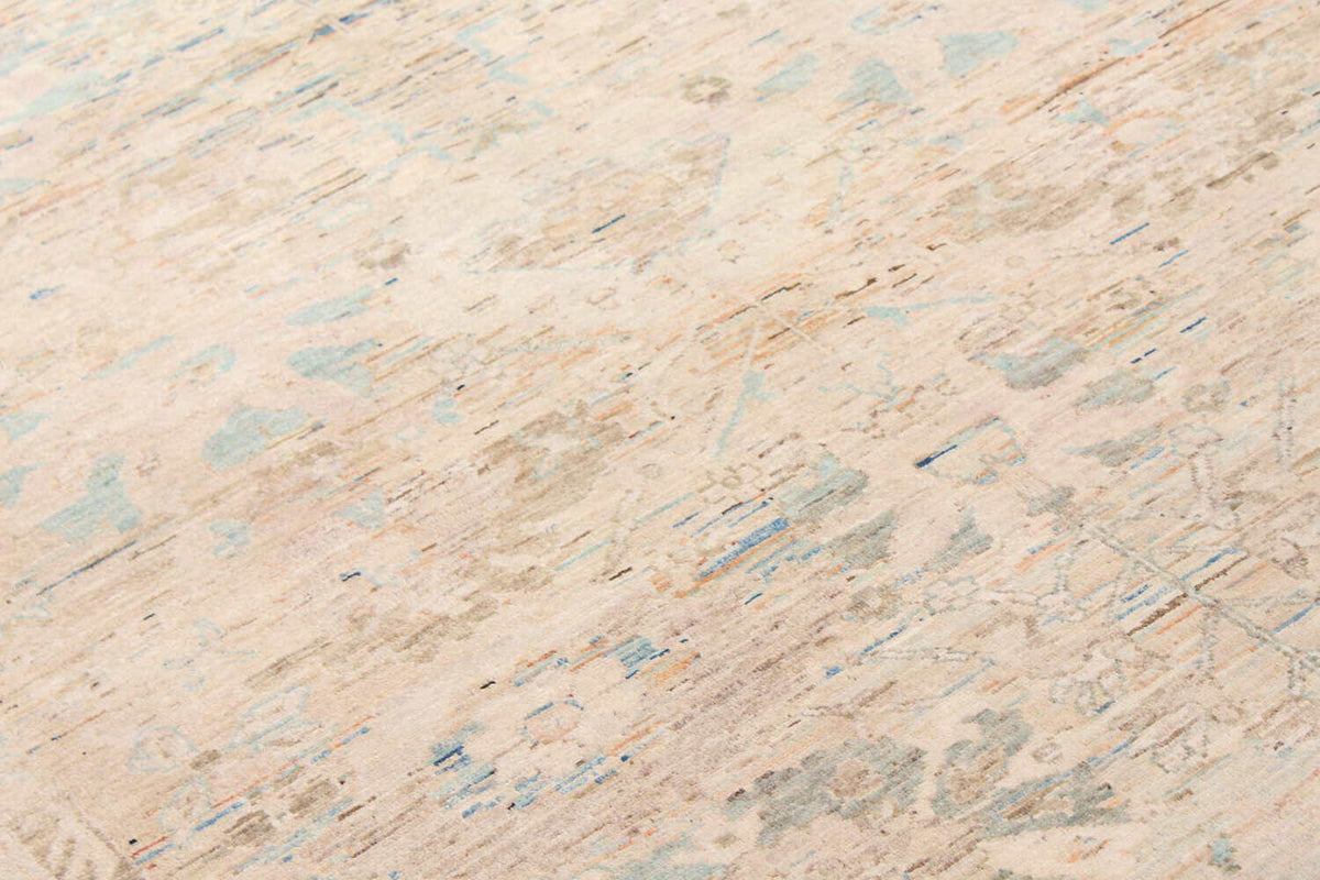 Heller Orientteppich mit Blüten in Creme und Pastellblau, 302 × 250 cm – weitere Ansicht 7