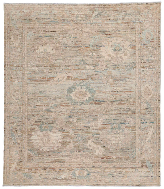 Floraler Orientteppich in Greige mit grünen Akzenten, 294 × 246 cm, Gesamtansicht