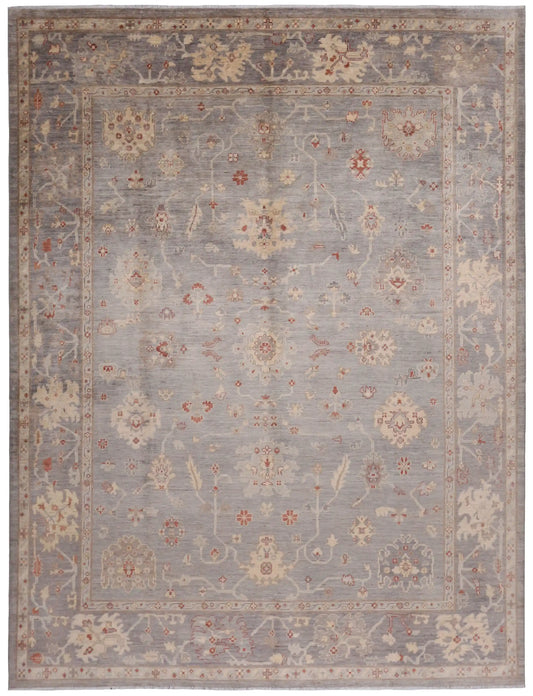 Oushak-Teppich mit hellen Blüten und Rostakzenten, 395 × 304 cm – Gesamtansicht