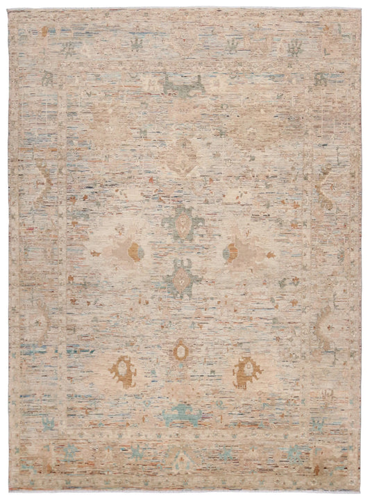 Cremefarbener Orientteppich mit goldbeigen Blüten, 356 × 263 cm – Gesamtansicht