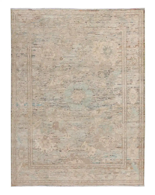 Heller Orientteppich mit blauen Rosetten und Bordüre, 297 × 250 cm – Gesamtansicht