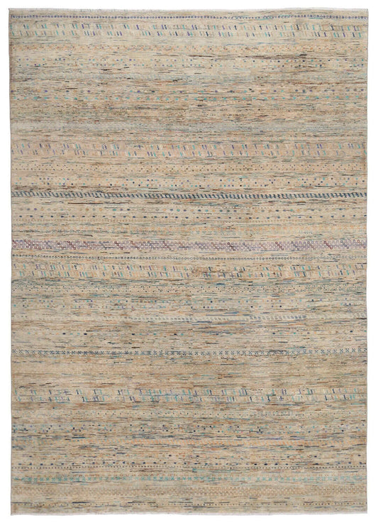 Orientteppich mit grafischen Reihen und Rauten, 350 × 252 cm, Gesamtansicht