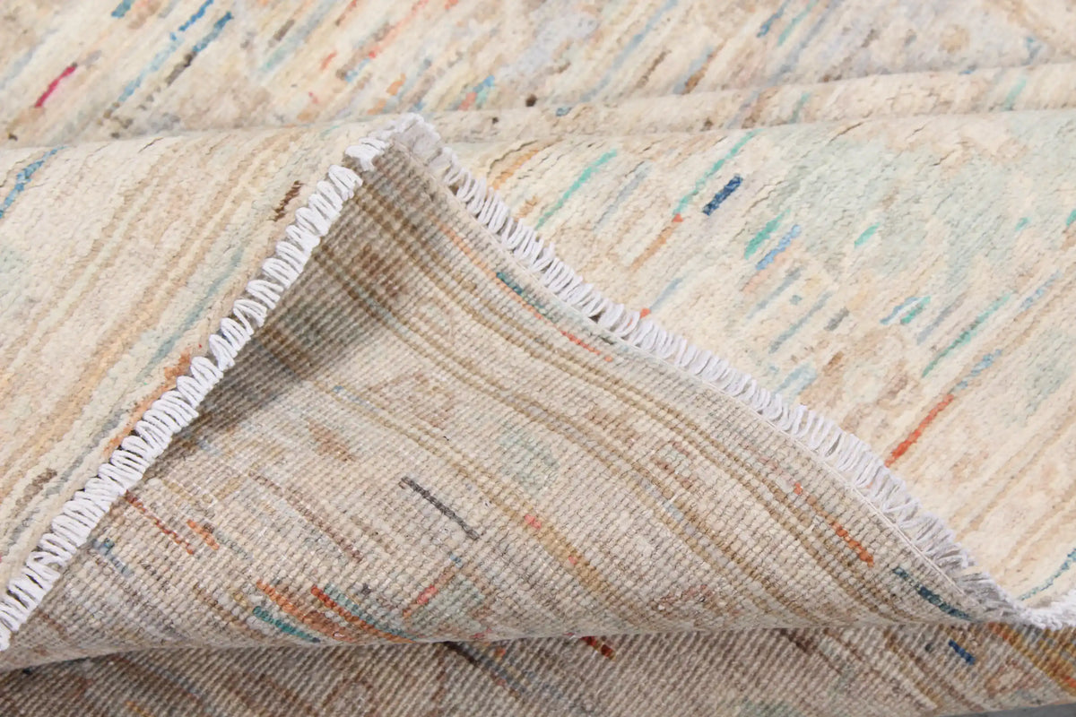 Cremefarbener Orientteppich mit grünen Blüten, 293 × 249 cm – Ansicht 5 des handgeknüpften Wollteppichs