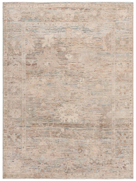 Orientteppich in Creme mit weichen Ornamenten, 344 × 256 cm, Gesamtansicht