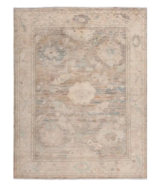 Taupefarbener Orientteppich mit großen Blüten und Bordüre, 295 × 238 cm – Gesamtansicht