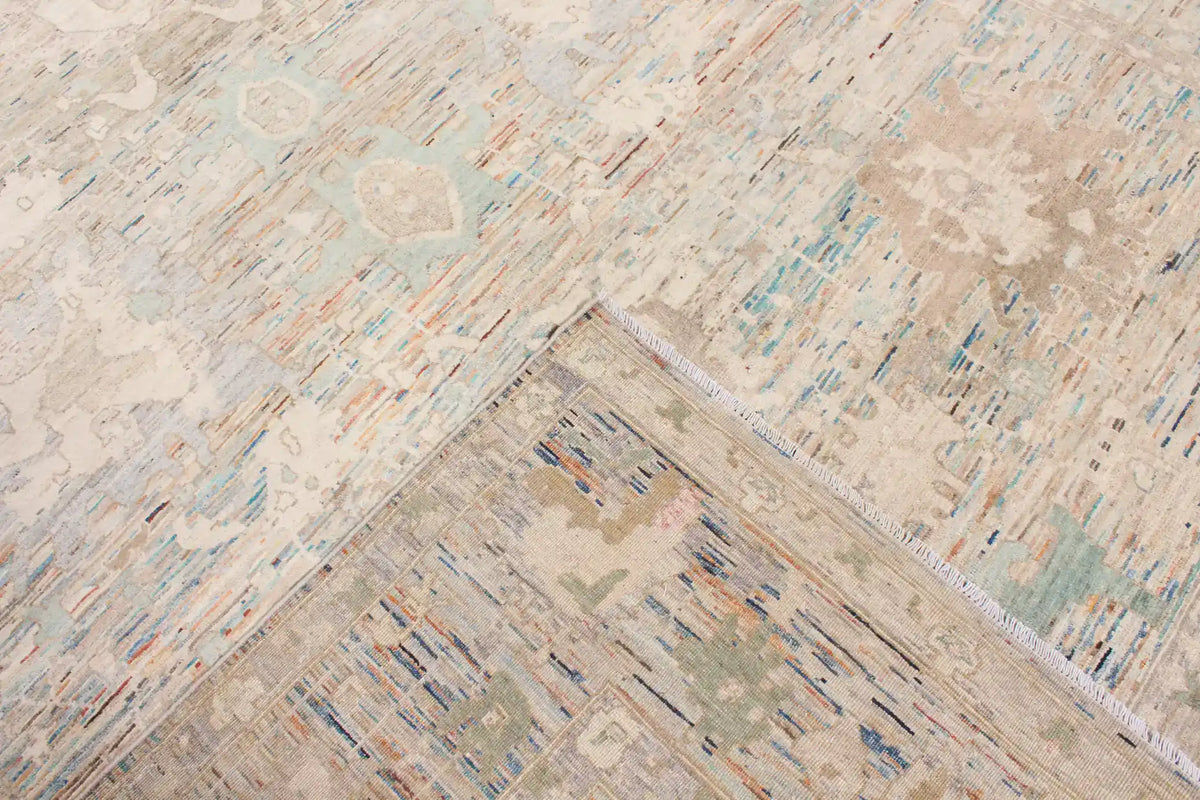 Hellgrauer Wollteppich mit cremefarbenen Rosetten, 355 × 263 cm – Ansicht 5 des handgeknüpften Wollteppichs