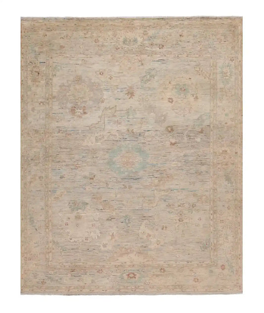 Heller Wollteppich mit beigefarbener Blütenzeichnung, 286 × 240 cm – Gesamtansicht
