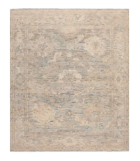 Cremefarbener Wollteppich mit zarten blauen Blumen, 291 × 248 cm – Gesamtansicht