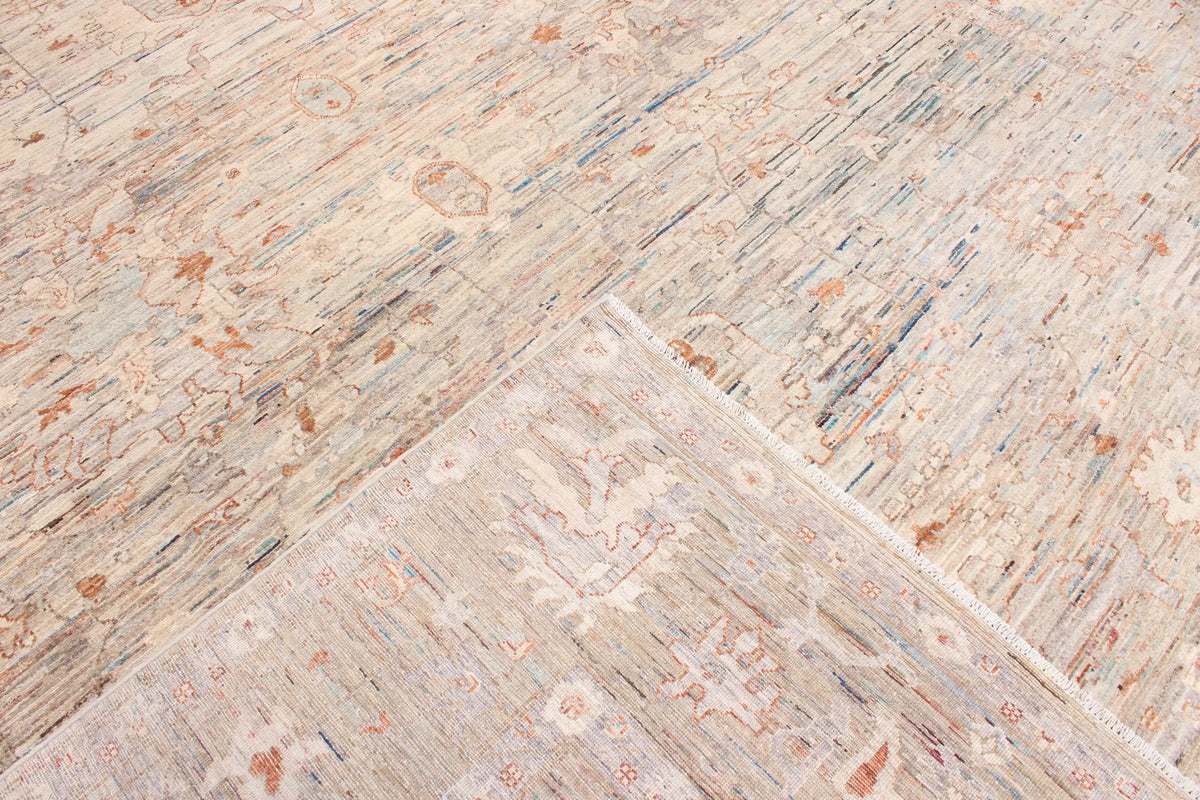 Cremefarbener Orientteppich mit feinen blauen Ornamenten, 390 × 297 cm – Ansicht 5 des handgeknüpften Wollteppichs