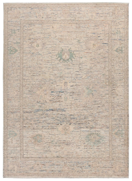 Cremefarbener Orientteppich mit mintgrüner Rosette, 349 × 255 cm – Gesamtansicht