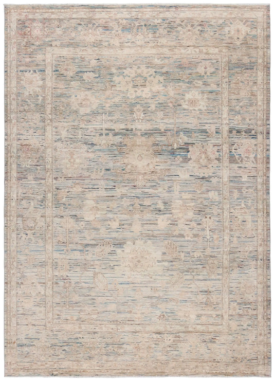 Pastellblauer Orientteppich mit cremefarbenen Blüten, 345 × 248 cm – Gesamtansicht