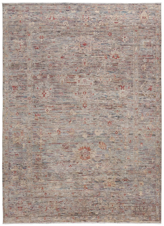 Grauer Orientteppich mit kleinen roten Blütenakzenten, 340 × 251 cm – Gesamtansicht