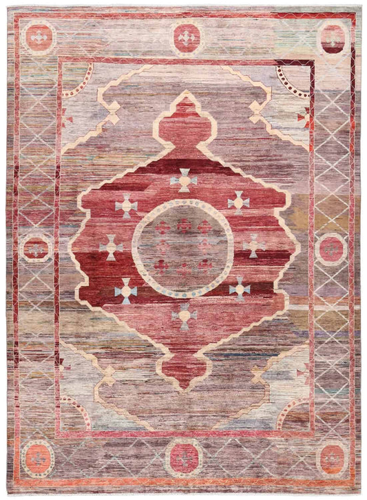 Orientteppich mit rotem Medaillon auf grauem Grund, 351 × 257 cm – Gesamtansicht des handgeknüpften Wollteppichs