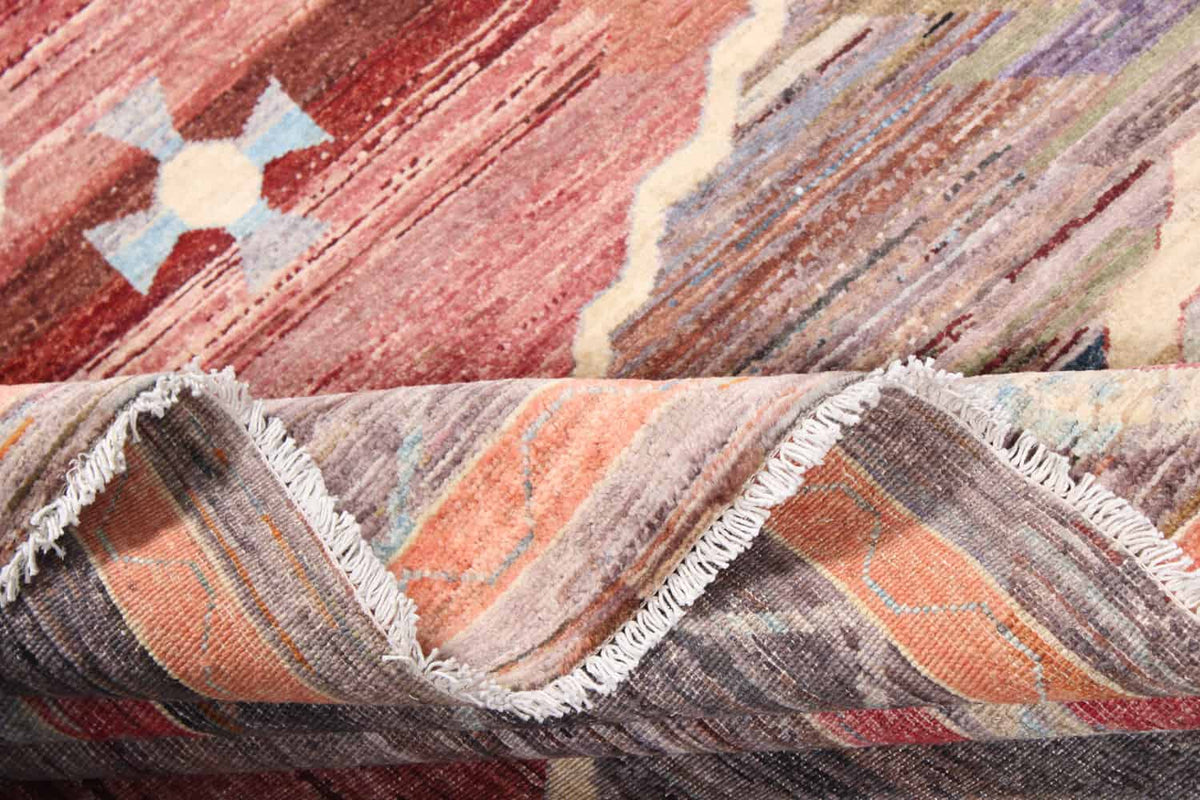 Orientteppich mit rotem Medaillon auf grauem Grund, 351 × 257 cm – weitere Ansicht 7