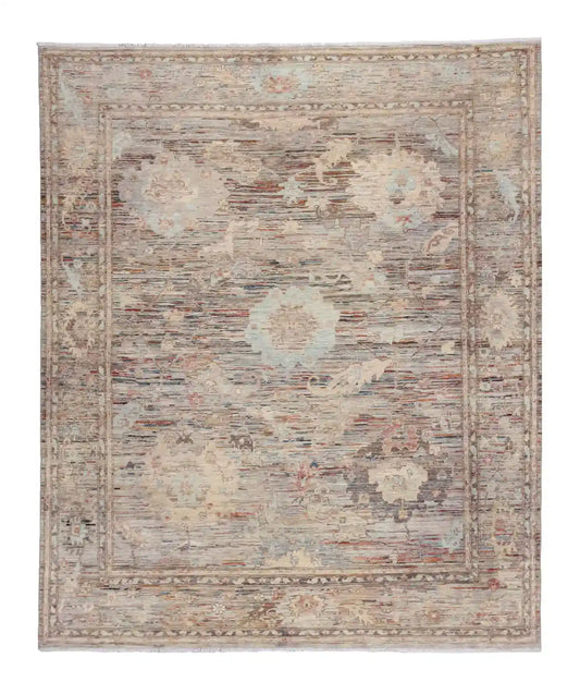 Grauer Orientteppich mit hellen Blüten, 298 × 246 cm – Gesamtansicht