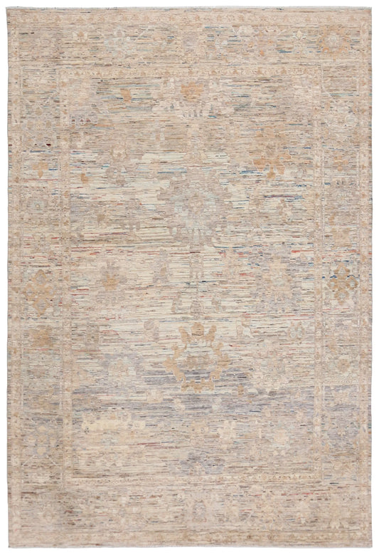 Orientteppich in Creme und Gold mit blauen Akzenten, 366 × 252 cm – Gesamtansicht