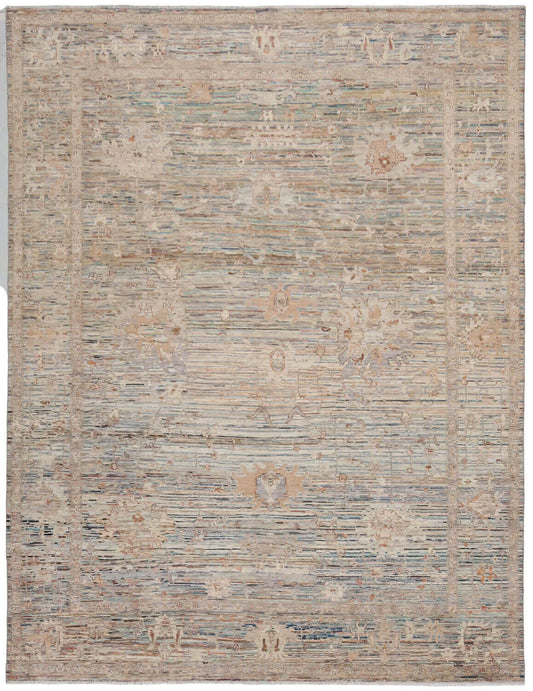 Floraler Wollteppich in Grau und Pastell, 335 × 261 cm, Gesamtansicht