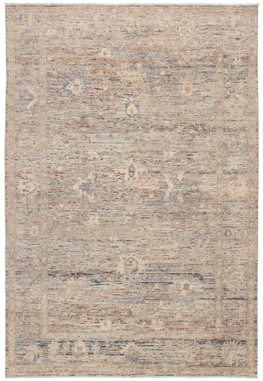 Heller Orientteppich mit feinen Ranken in Beige und Grau, 350 × 242 cm – Gesamtansicht des handgeknüpften Wollteppichs