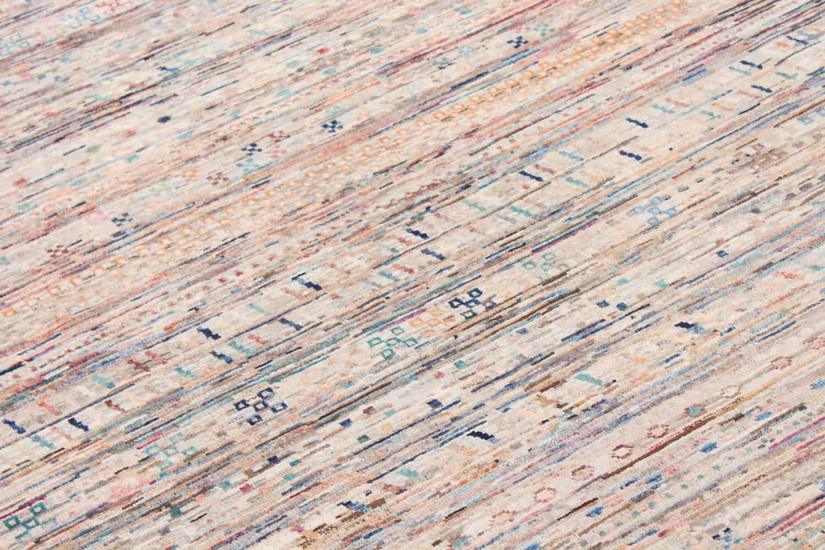 Abstrakter Orientteppich mit feinen Linien in Braun und Rosa, 348 × 249 cm – weitere Ansicht 4