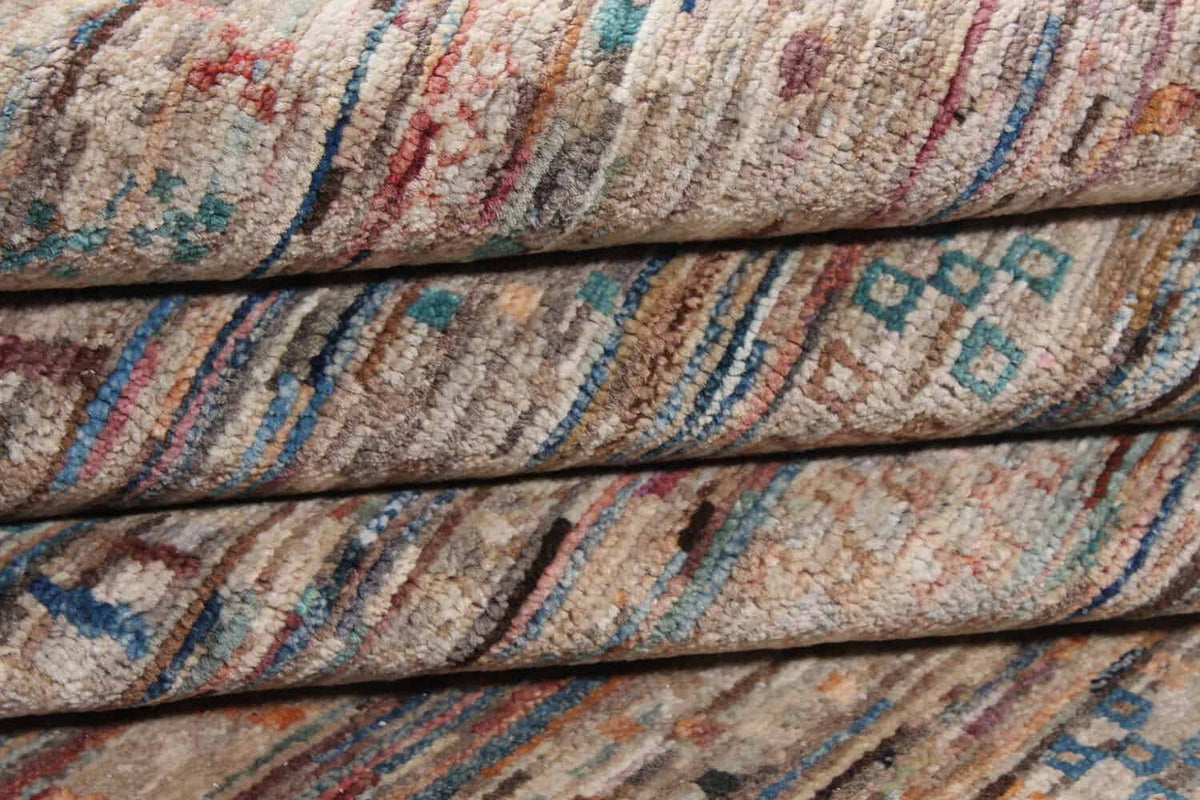 Abstrakter Orientteppich mit feinen Linien in Braun und Rosa, 348 × 249 cm – weitere Ansicht 8