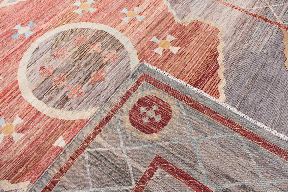 Medaillon-Teppich in Rot und Grau mit hellblauen Akzenten, 373 × 260 cm – weitere Ansicht 6