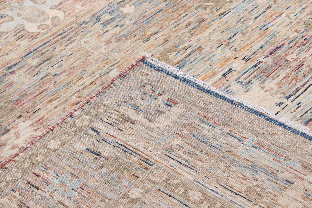 Orientteppich mit hellen Blüten auf graubraunem Grund, 340 × 253 cm – weitere Ansicht 7
