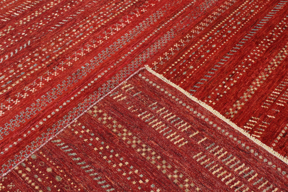 Roter Berjasta-Teppich mit hellen Querlinien, 416 × 316 cm – Ansicht 5 des handgeknüpften Wollteppichs