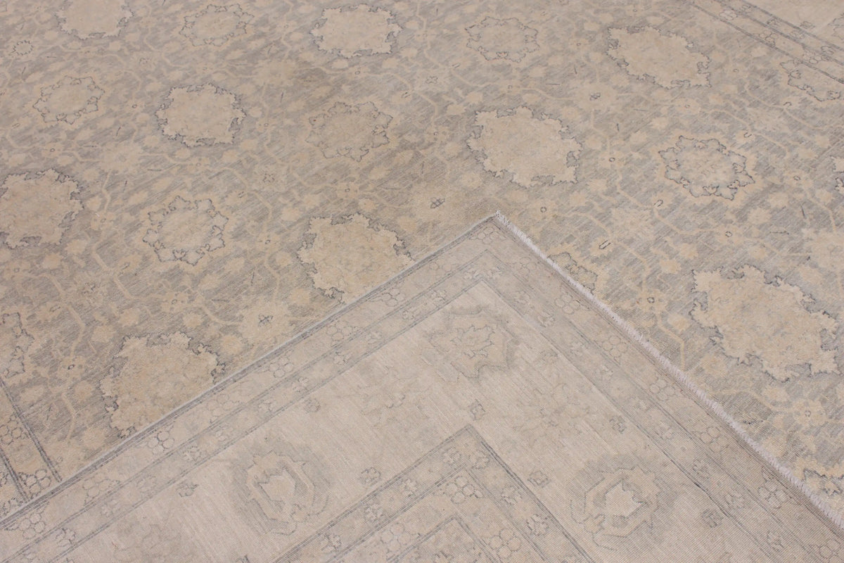 Light Gray & Beige Ziegler Rug with Border, 405 × 283 cm, view 5.
