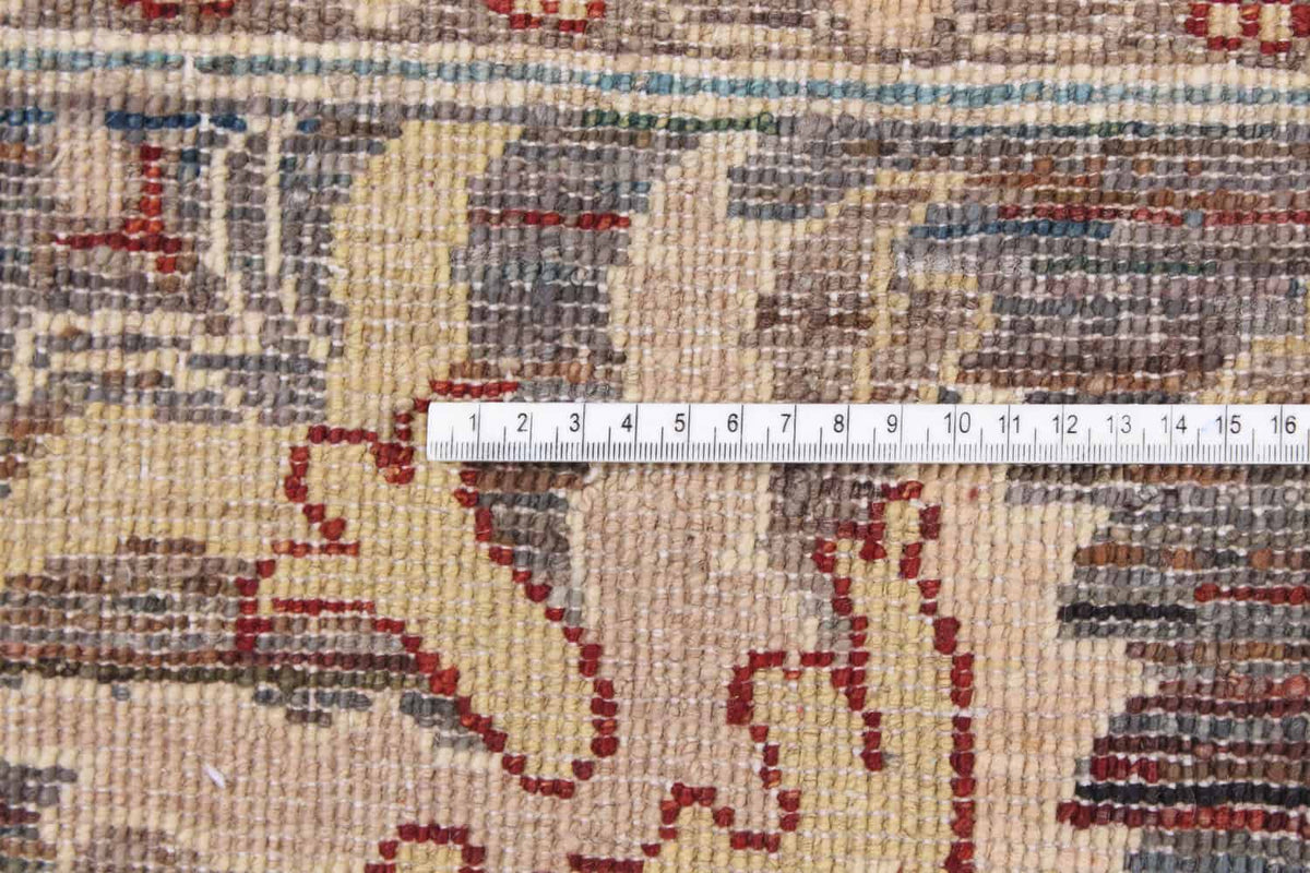 Brauner Orientteppich mit dichtem Blütenmuster, weitere Ansicht 5