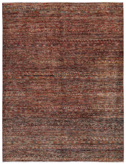 Berjasta-Teppich in Rostbraun mit feinen Querlinien, 343 × 256 cm – Gesamtansicht