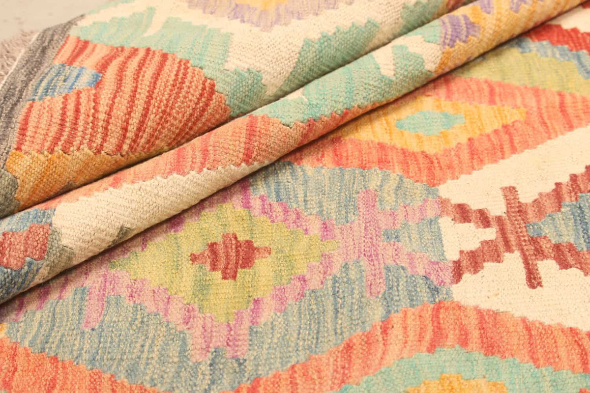 Pink Narrow Diamond Kilim Rug, 295 × 200 cm — view 5