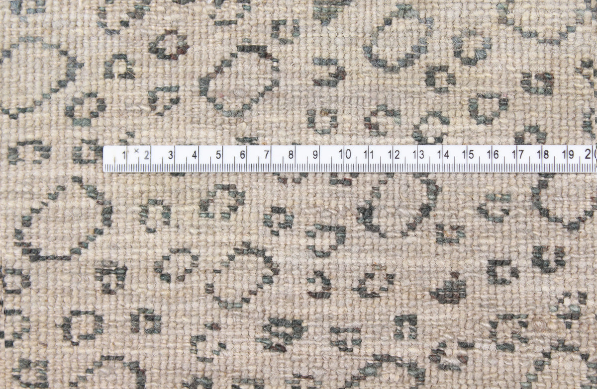 Heller Orientteppich mit feinen Farbsprenkeln, 302 × 237 cm – Produktansicht 6