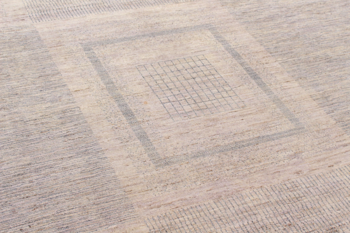 Orientteppich in Greige mit Quadraten, 310 × 239 cm – Produktansicht 4