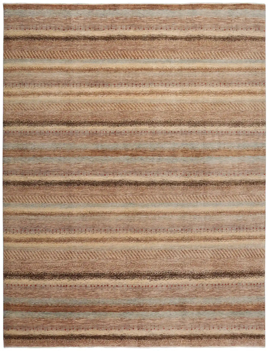 Berjasta-Teppich mit naturfarbenen Musterbändern, 414 × 306 cm – Gesamtansicht