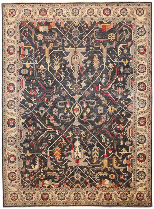 Dunkler Ziegler-Teppich mit heller Bordüre, 422 × 307 cm – Gesamtansicht