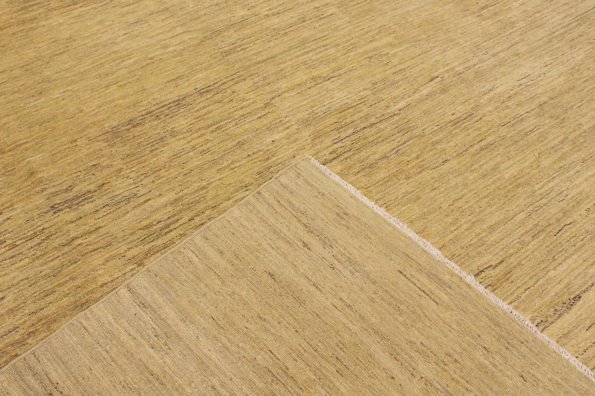 Goldbeiger Wollteppich im Großformat, 428 × 305 cm – Produktansicht 5