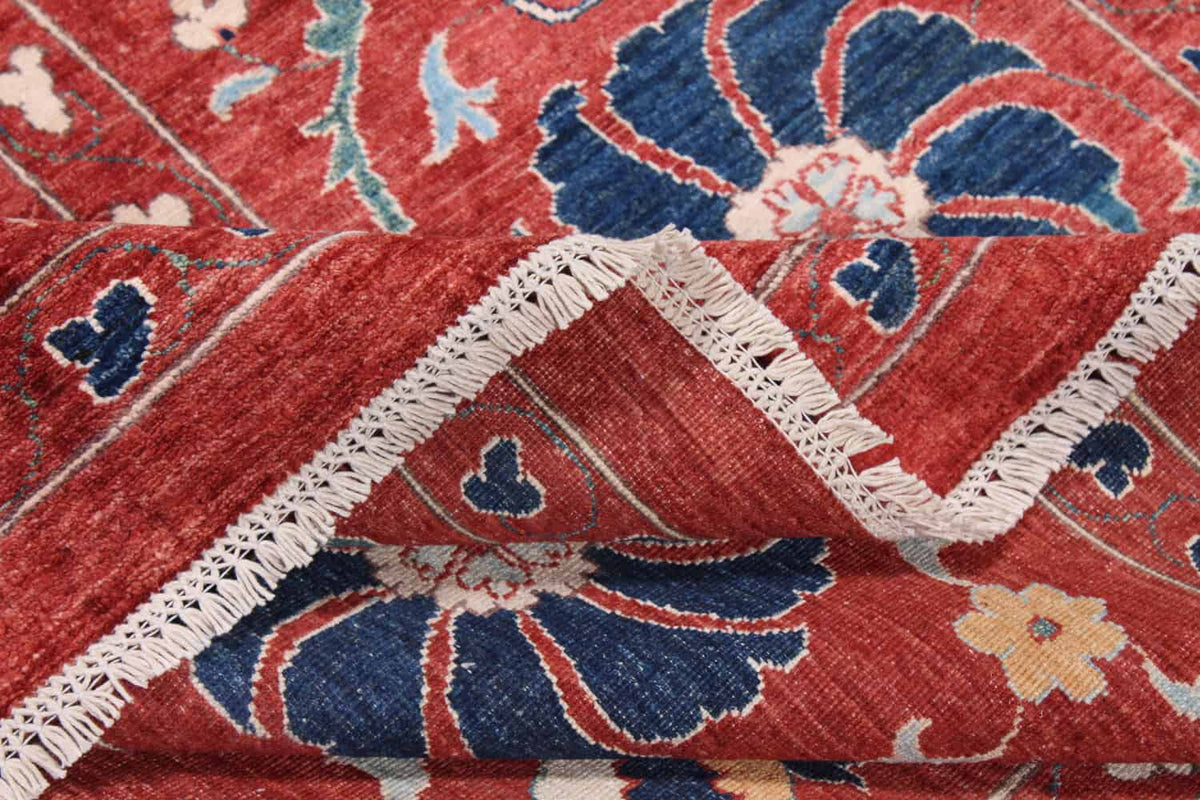 Suzani Orientteppich mit farbigen Blumenmotiven, 318 × 264 cm – weitere Detailansicht der Wollstruktur