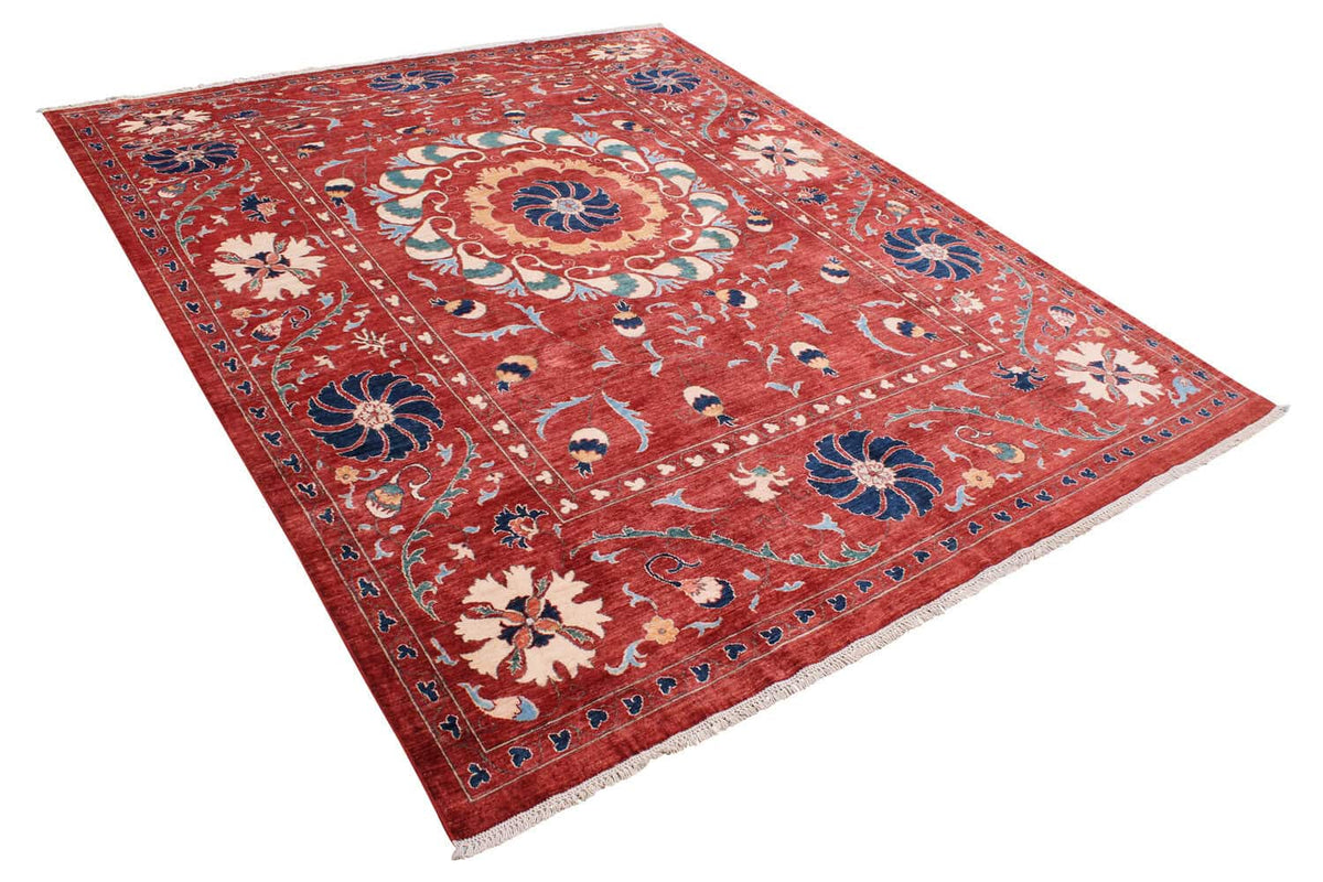 Suzani-Wollteppich in Rot mit floralem Medaillon, 318 × 264 cm – weitere Ansicht 3