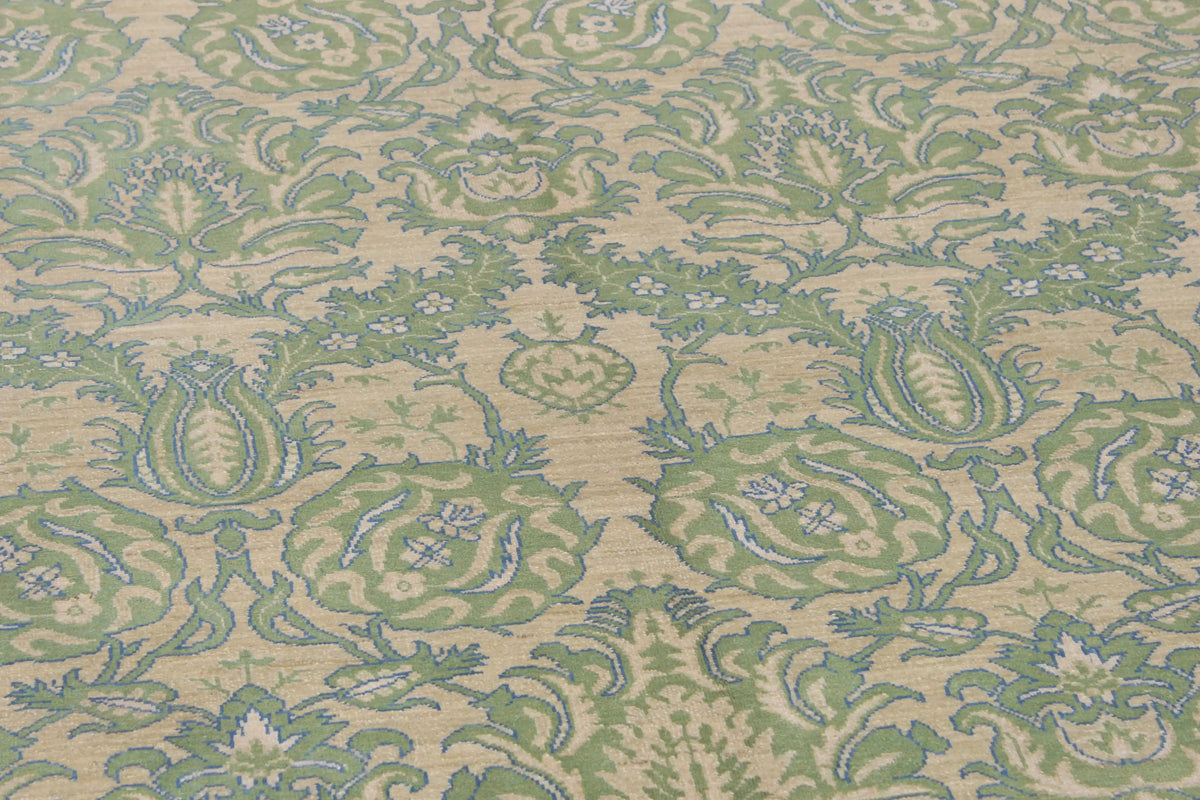 Green Ziegler Rug with Floral Motifs, 427 × 296 cm, view 4.