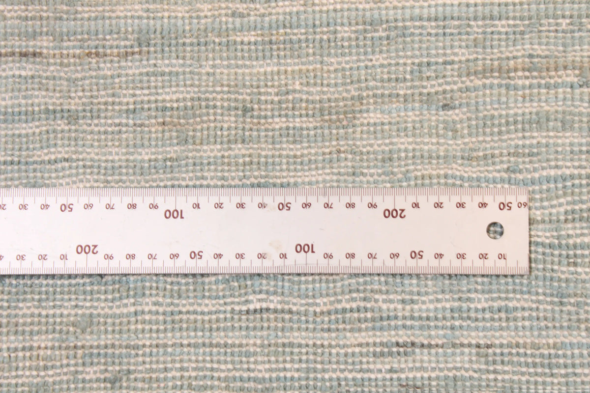 Großer hellblauer Wollteppich mit Melierung, 383 × 290 cm – Produktansicht 7